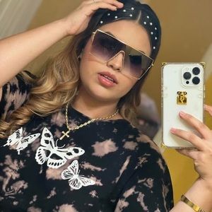 Meet your Posher, Alexandra